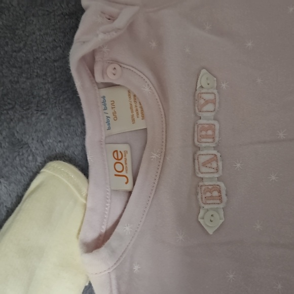 Bundle of 2 Baby Girl Sleepers with Open Bottom - Picture 3 of 6